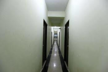 Capital O 10546 Parkway Inn Chennai Exterior foto